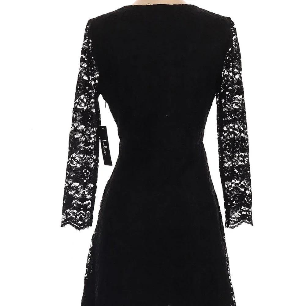 Lulu's lace sleeve cocktail party dress - Picture 2 of 2